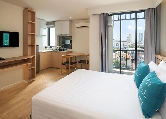 Cross Vibe Sukhumvit 호텔 4*