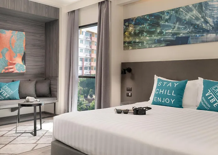 Cross Vibe Sukhumvit Hotel 4*
